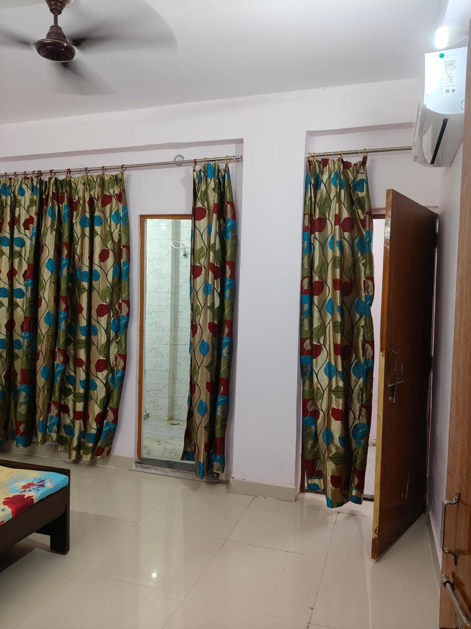 Sharda Homestay Ayodhya Exterior photo